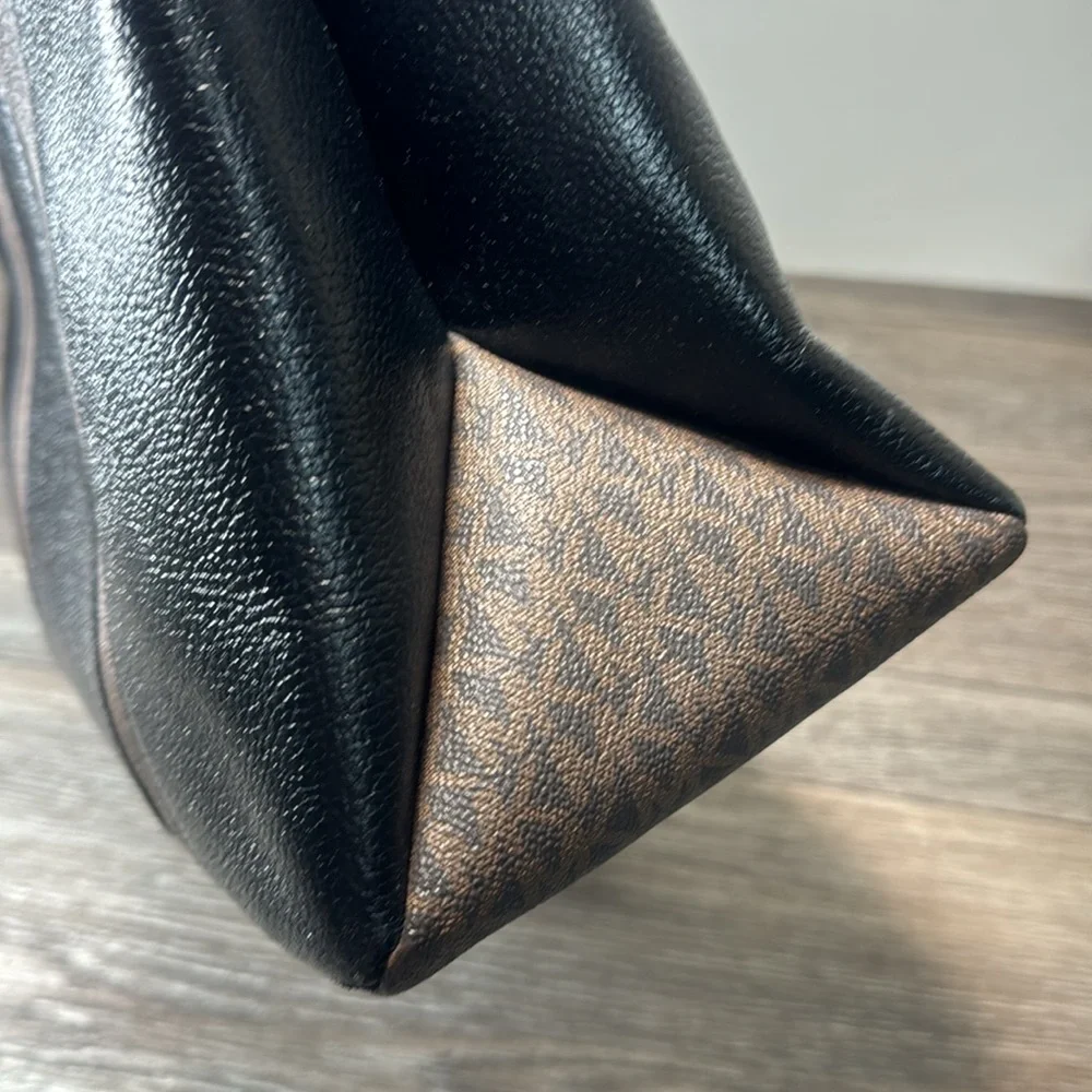 Michael Kors saffiano leather bag